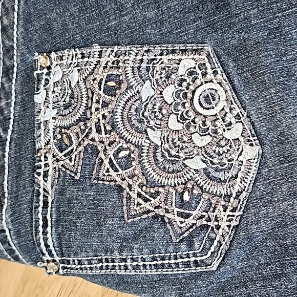 Lei Ashley Lowrise Denim Shorts Size 11 - Picture 4 of 13